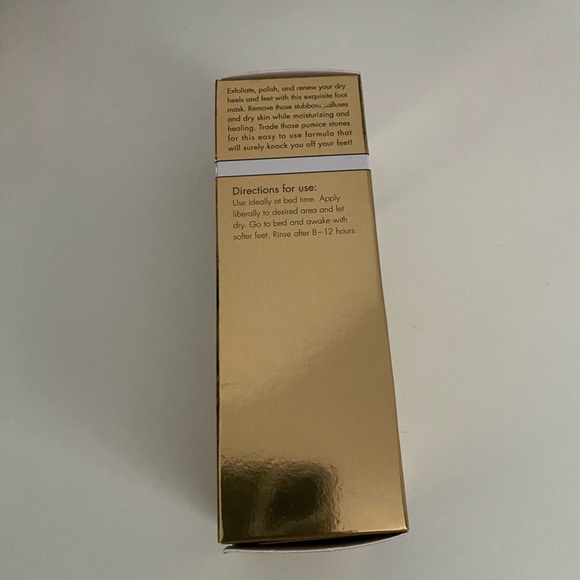 New Whish coconut milk + verbena EXFOLIATING FOOT MASK SMOOTHES & SOFTENS - Picture 5 of 7